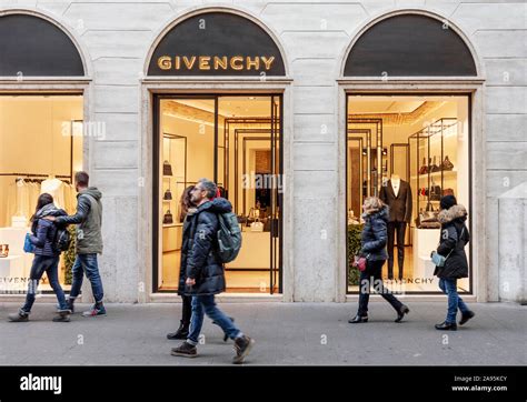 foto di givenchy roma|GIVENCHY STORE ROME .